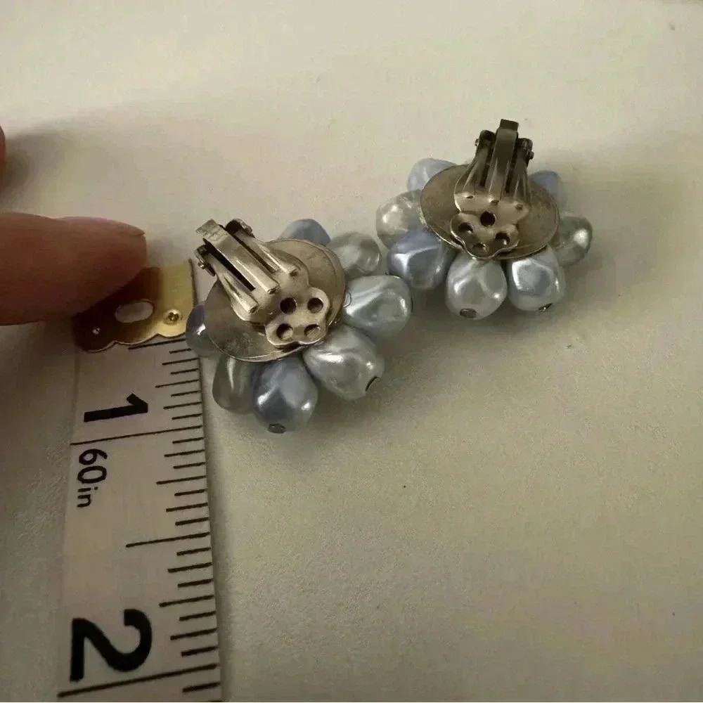 Vintage  costume clip on statement earrings powder blue pearls - Picture 6 of 6